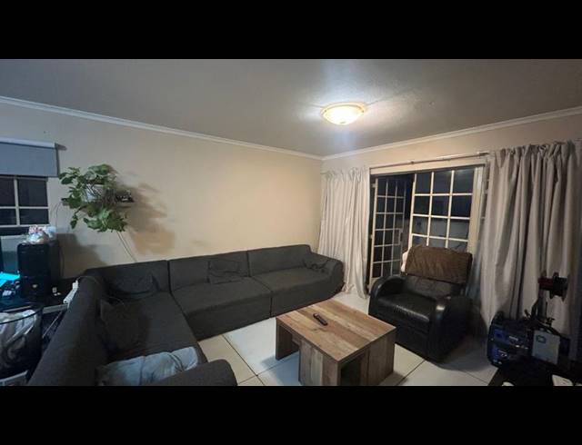 2 BEDROOM APARTMENT FOR SALE IN CASTLEVIEW